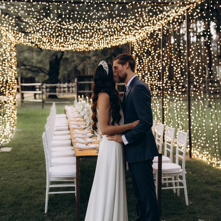 Microluces, bombillas, neones... las tendencias en iluminación que transformarán tu boda