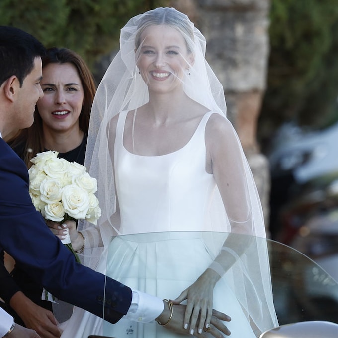 El vestido de princesa minimalista de Daphne Cañizares en su boda con Dani Carvajal