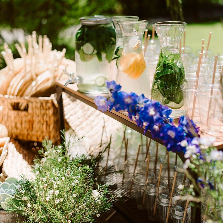 Sombreros, limonadas y las mejores ideas para una boda soleada en el campo