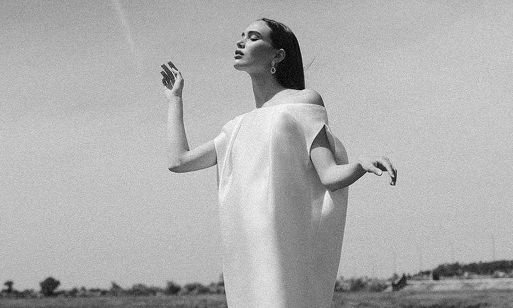 Descubre los vestidos de novia minimalistas de Luis Infantes con los que serás tú misma