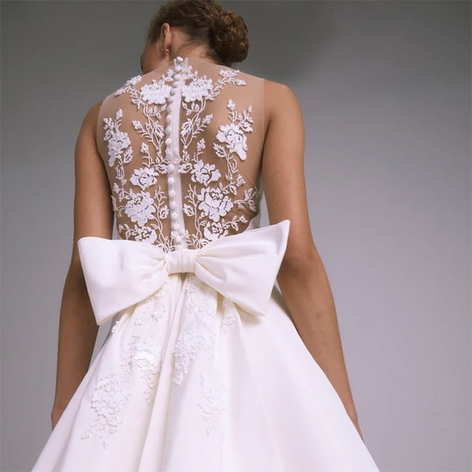 Apúntate a la tendencia de los vestidos de novia con detalles semitransparentes