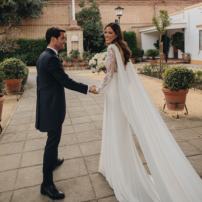 La boda sevillana de Ana, la novia viral del vestido con transparencias
