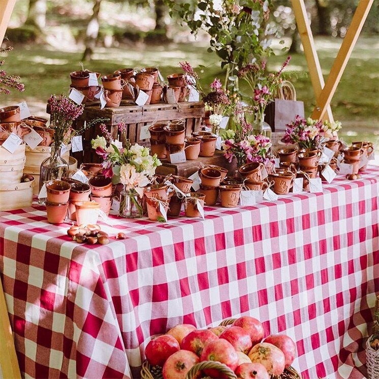 Doce ideas para un 'seating plan' sostenible (y bonito) en tu boda