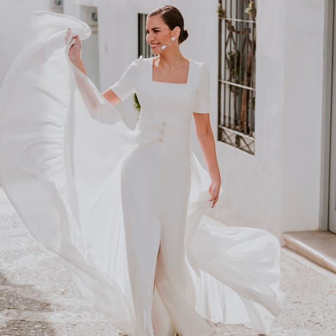 ¡Dos looks en uno! Los mejores vestidos de novia con sobrefalda