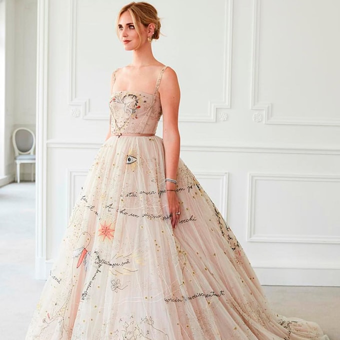 Los escotes de novia de las 'influencers' inspiran los vestidos de la temporada
