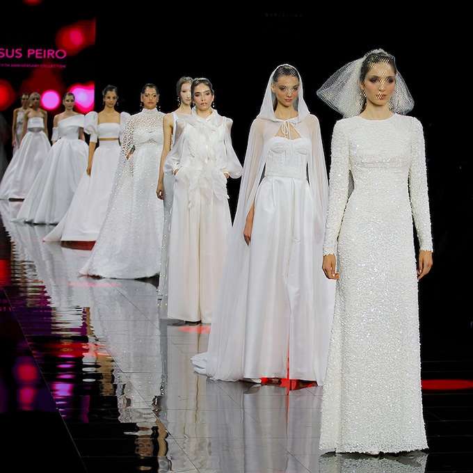 El glamour sencillo de Jesús Peiró inaugura la Barcelona Bridal Week y deja a todos sin palabras