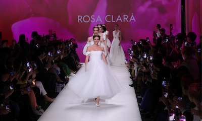 Así ha sido el desfile de Rosa Clará, en el que ha presentado su colección nupcial para 2024