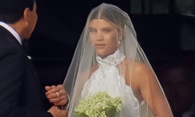 Sofia Richie apuesta por un vestido de novia con el escote que ya llevó Meghan Markle para su boda