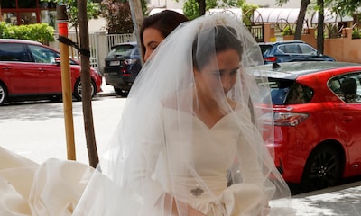 El elegante vestido 'royal' de Mónica Remartínez para su boda con Ricardo Gómez-Acebo Botín
