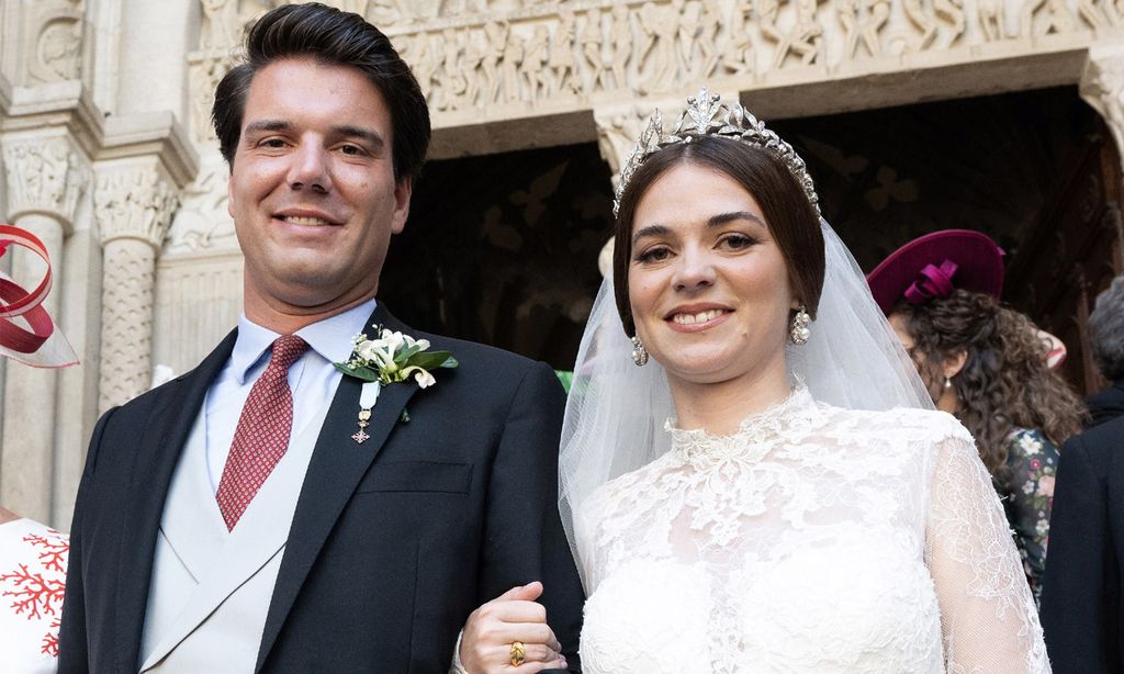 Vestido de encaje, tiara naturalista y velo: el look de Pélagie de Mac Mahon en su boda con el príncipe Amaury de Borbón-Parma