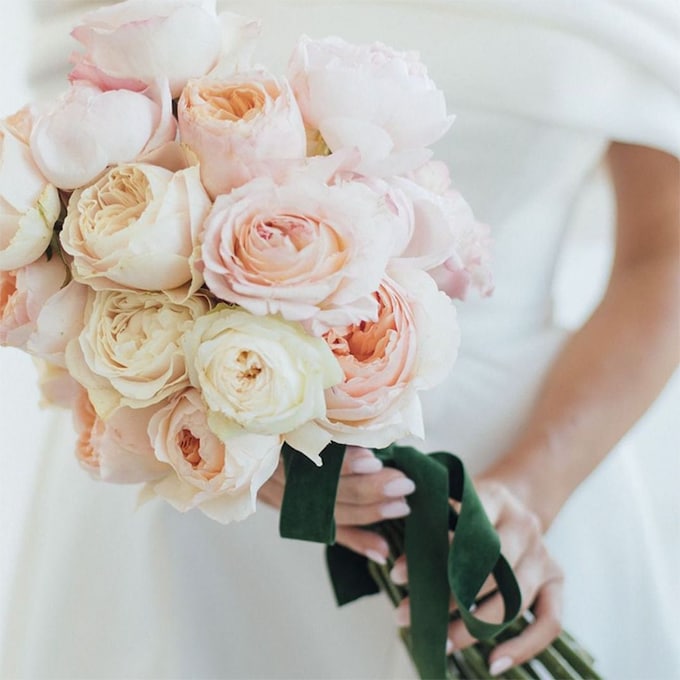 Los ramos de novia más virales son de tonos empolvados (y nos encantan)