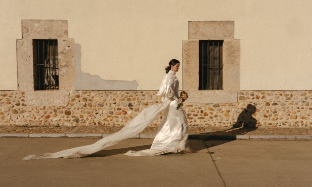 Un vestido desmontable y un velo de seda, la elección de Marta para su gran boda en Madrid