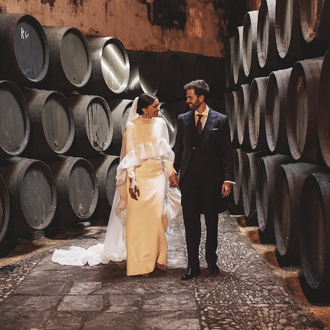 La historia de Alicia: la novia del vestido transformable con capa y la boda en Jerez de la Frontera