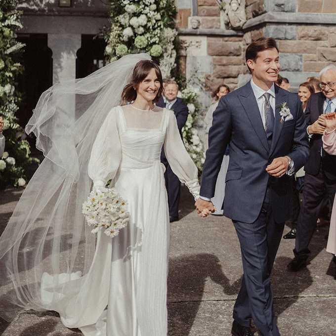 Charlotte, la novia suiza que se casó con un romántico vestido español en las montañas de Irlanda