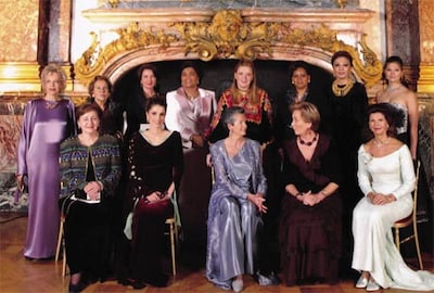 Excepcional reunión de las Reinas y Primeras Damas en Versalles