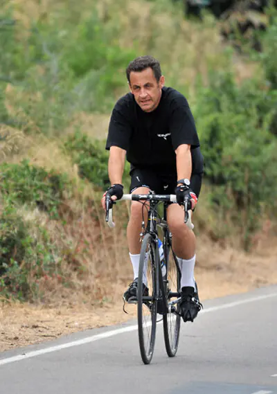 Nicolás Sarkozy y Carla Bruni aprovechan las vacaciones de verano para ponerse en forma