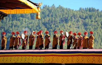 Bután celebra la coronación del quinto 'Rey Dragón'