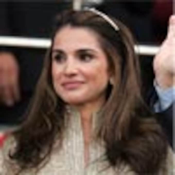 Rania de Jordania luce el mismo vestido de su coronación en su décimo aniversario de su llegada al trono