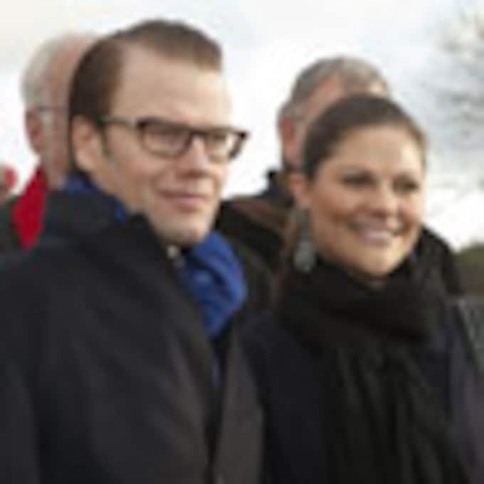 Victoria y Daniel de Suecia visitan sus dominios en el Ducado de Västergötland