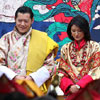 El rey de Bután se casa con la plebeya Jetsun Pema en una sencilla ceremonia