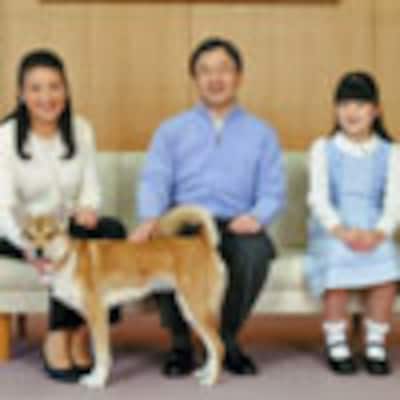 Naruhito de Japón habla del delicado estado de salud de su padre, el emperador Akihito, durante la celebración de su 52 cumpleaños