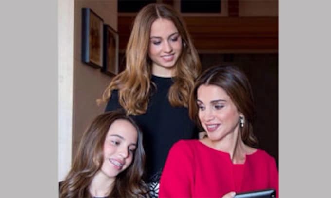 Dos cumpleaños y una madre orgullosa: la reina Rania celebra los aniversarios de Imán y Salma de Jordania