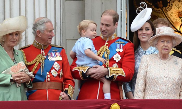 La Familia Real Inglesa Hace Pina Para Celebrar Por Todo Lo Alto El 90º Cumpleanos De Isabel Ii