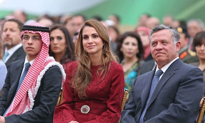 Abdalá y Rania de Jordania viven un 'día especial' en la graduación de su hijo mayor, el príncipe Hussein