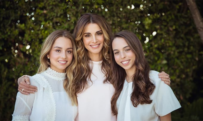 La reina Rania y sus hijas Amán y Salma