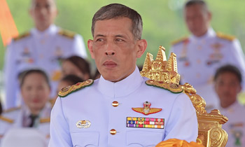 Tras el fallecimiento de su padre, Rama X es proclamado Rey de Tailandia