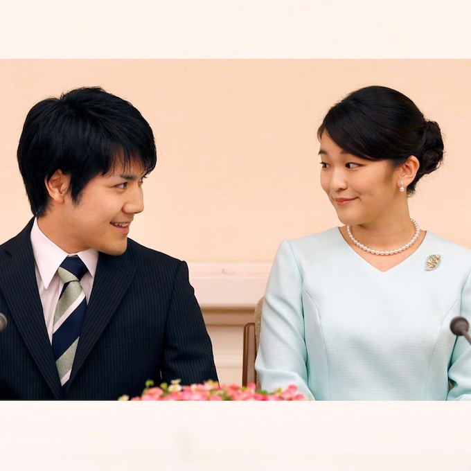 Mako de Japón cumple con la tradición y anuncia de manera oficial su compromiso de boda