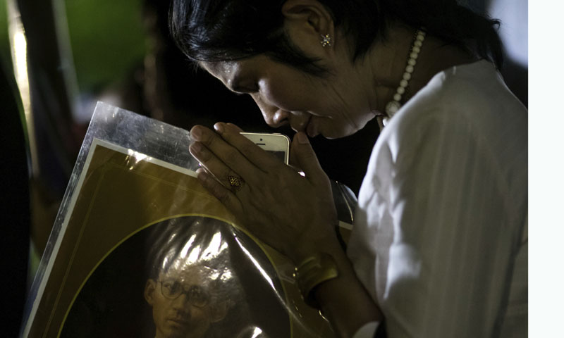 Último adiós al Rey Bhumibol Adulyadej en Tailandia, ¿por qué se celebra la cremación un año después de su muerte?