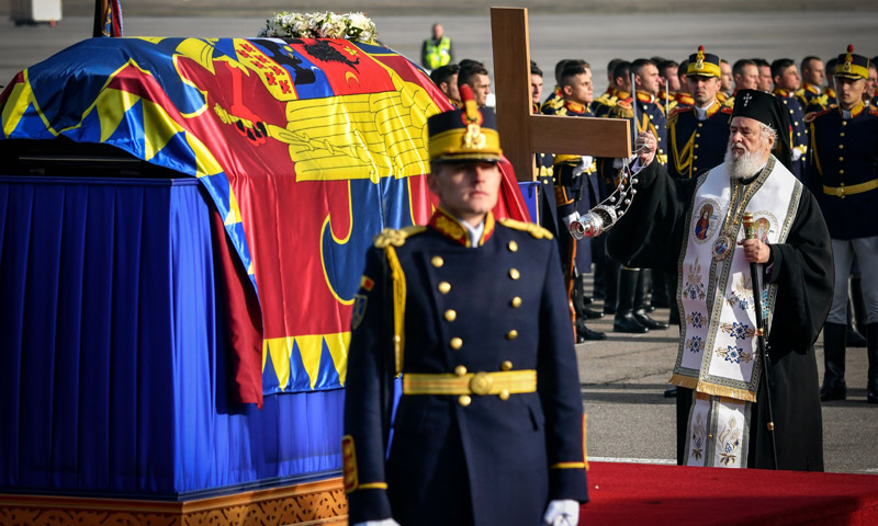 Solemne y multitudinario último adiós a Miguel de Rumanía