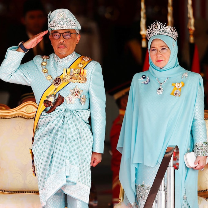 Malasia ya tiene nuevo rey: así ha sido la milenaria ceremonia de entronización de Tengku Abdullah