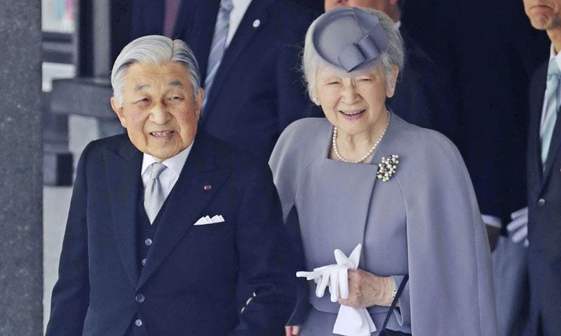 Comienzan los primeros rituales: Akihito de Japón informa a sus ancestros de su abdicación