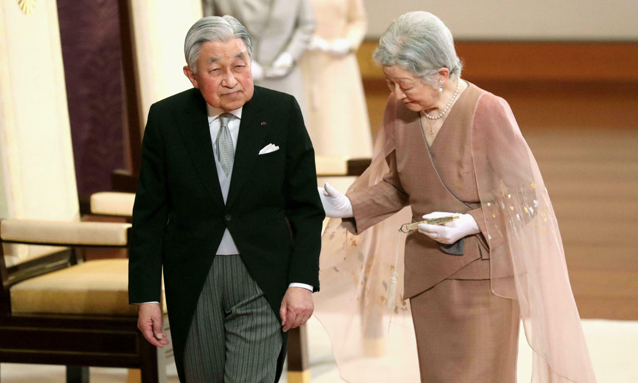 Los emperadores de Japón celebran su 60 aniversario de matrimonio, el último antes de la abdicación