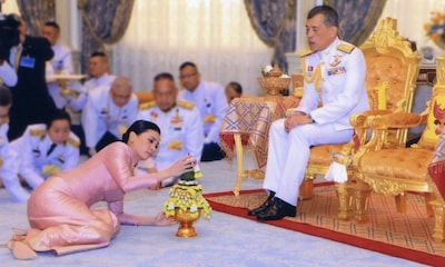 Así ha sido el sorprendente enlace del Rey de Tailandia con la general Suthida