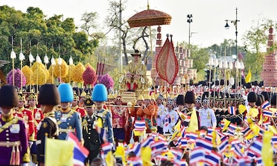 30 millones, 7,5 kilos de corona, una boda 72 horas antes... la coronación del rey de Tailandia en cifras