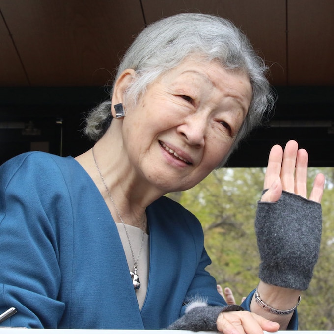 La emperatriz Michiko de Japón, operada con éxito de cáncer de mama