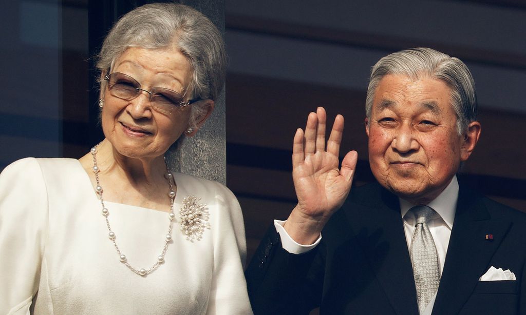 El estado de salud de Akihito de Japón en observación tras un desmayo