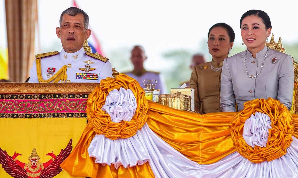 El controvertido confinamiento del rey de Tailandia