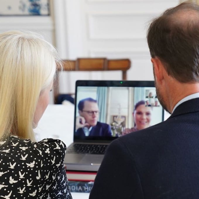 ¡Quedada virtual de 'royals'! Victoria y Daniel comparten risas y charla con Haakon y Mette Marit 