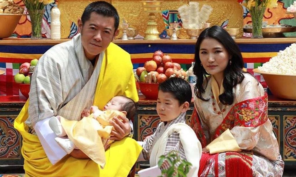 Los Reyes de Bután dan a conocer finalmente el nombre de su segundo hijo