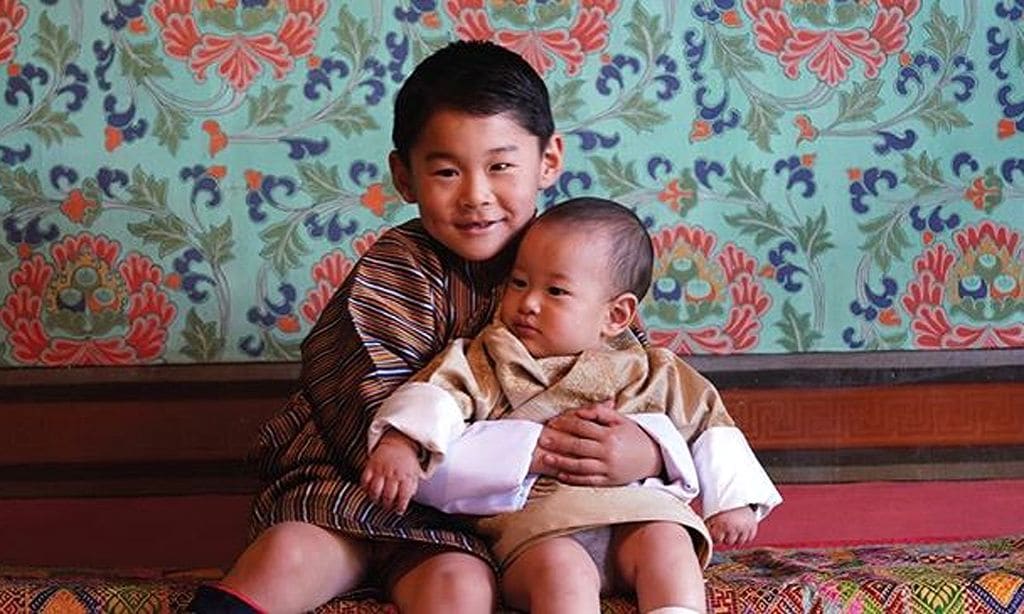 Los hijos de los reyes de Bután 
