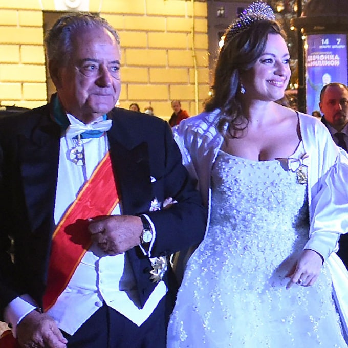 La majestuosa cena de gala de los recién casados Jorge Romanov y Rebecca Bettarini en San Petersburgo