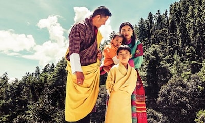 Los reyes de Bután y sus hijos suman una nueva foto a su idílico álbum: estos son sus mejores posados