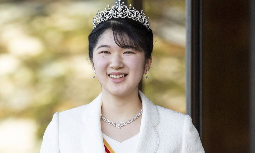 Aiko de Japón, por primera vez con tiara, recibe una importante distinción al cumplir la mayoría de edad