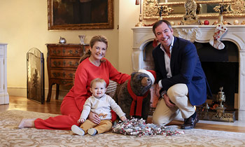 William of Luxembourg and Princess Stèphanie play with their son Charles to wish me a merry Christmas