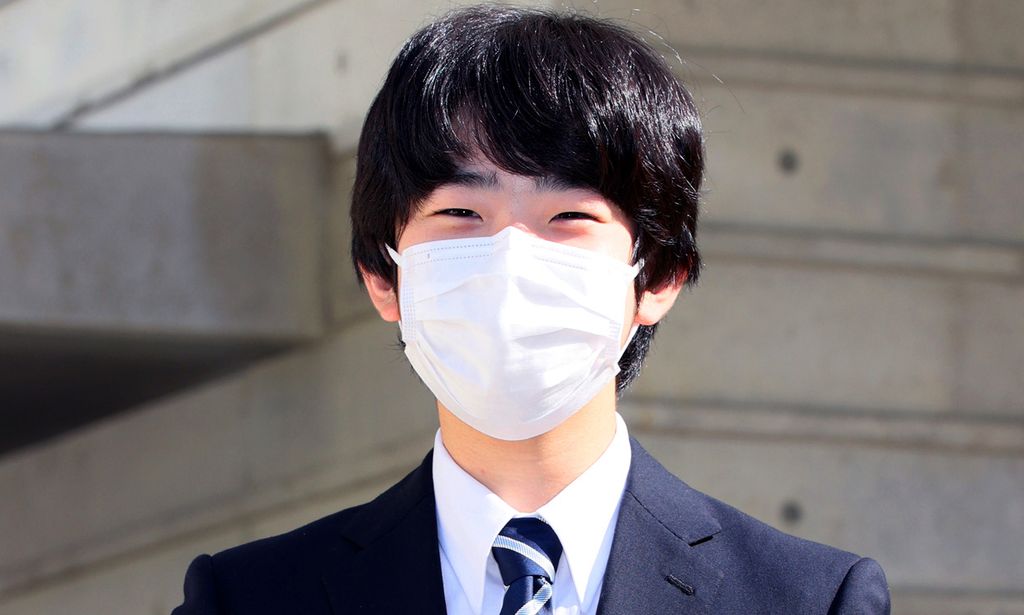 El príncipe Hisahito, ilusionado ante su nuevo reto en una prestigiosa escuela de Japón
