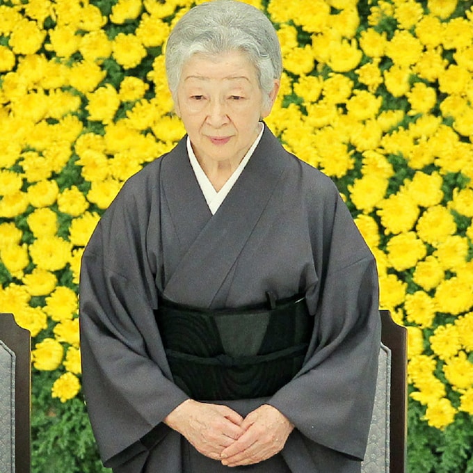 Michiko de Japón, madre del emperador Naruhito, sufre una trombosis
